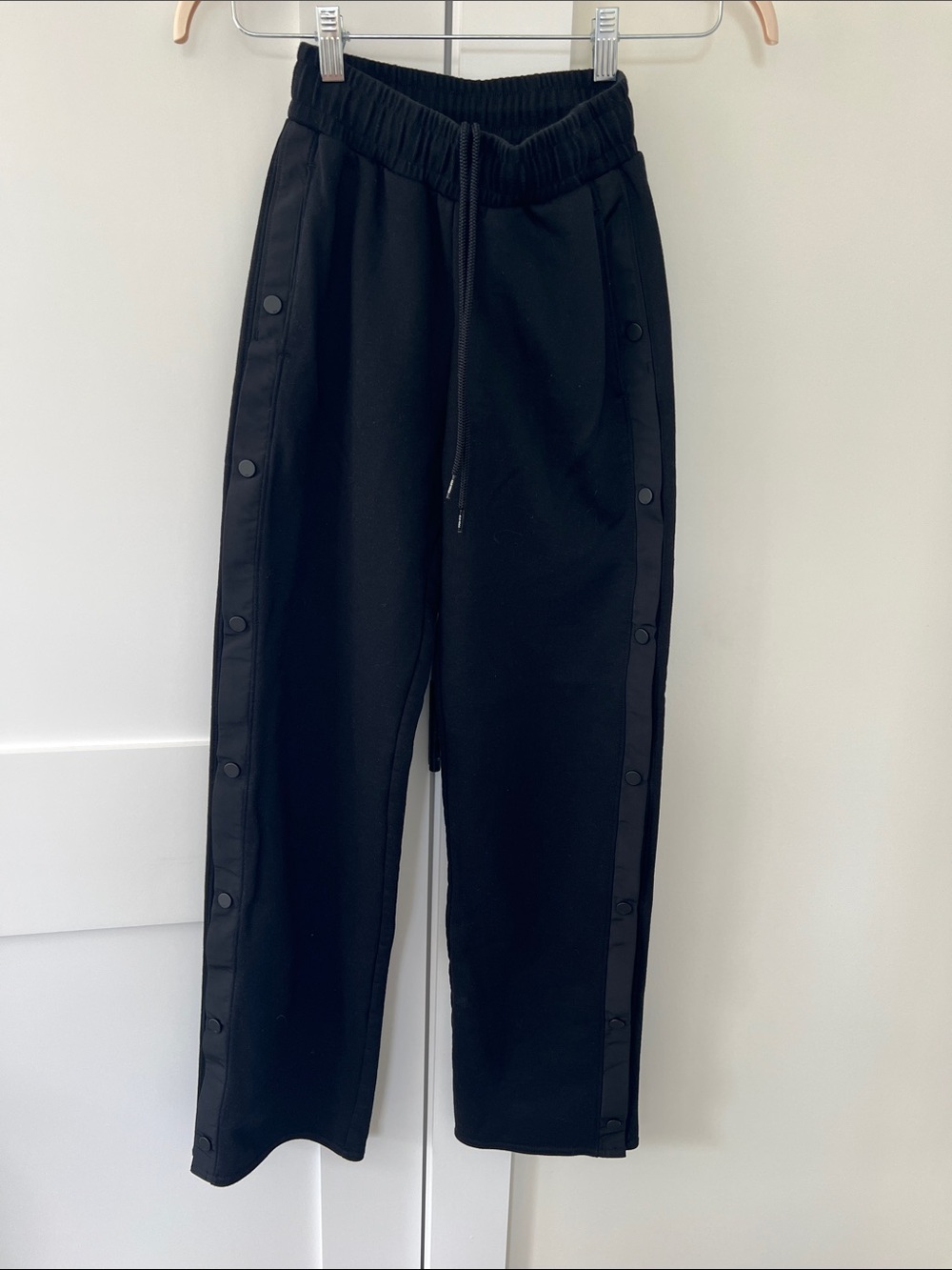 ALO Yoga Black Snap-Button Side Stripe Joggers